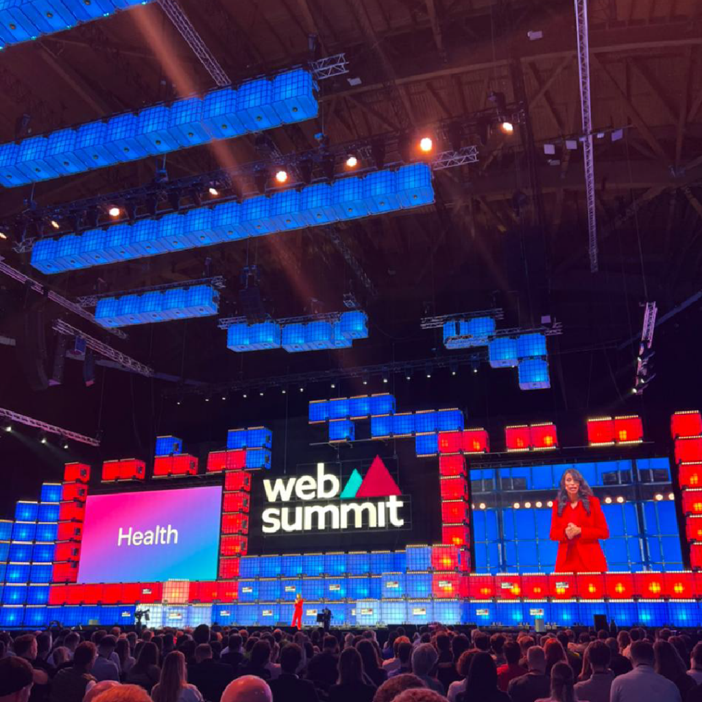 Palco do Web Summit 2022